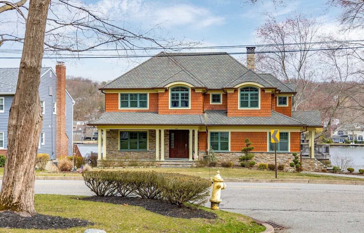 Wayne lakefront home