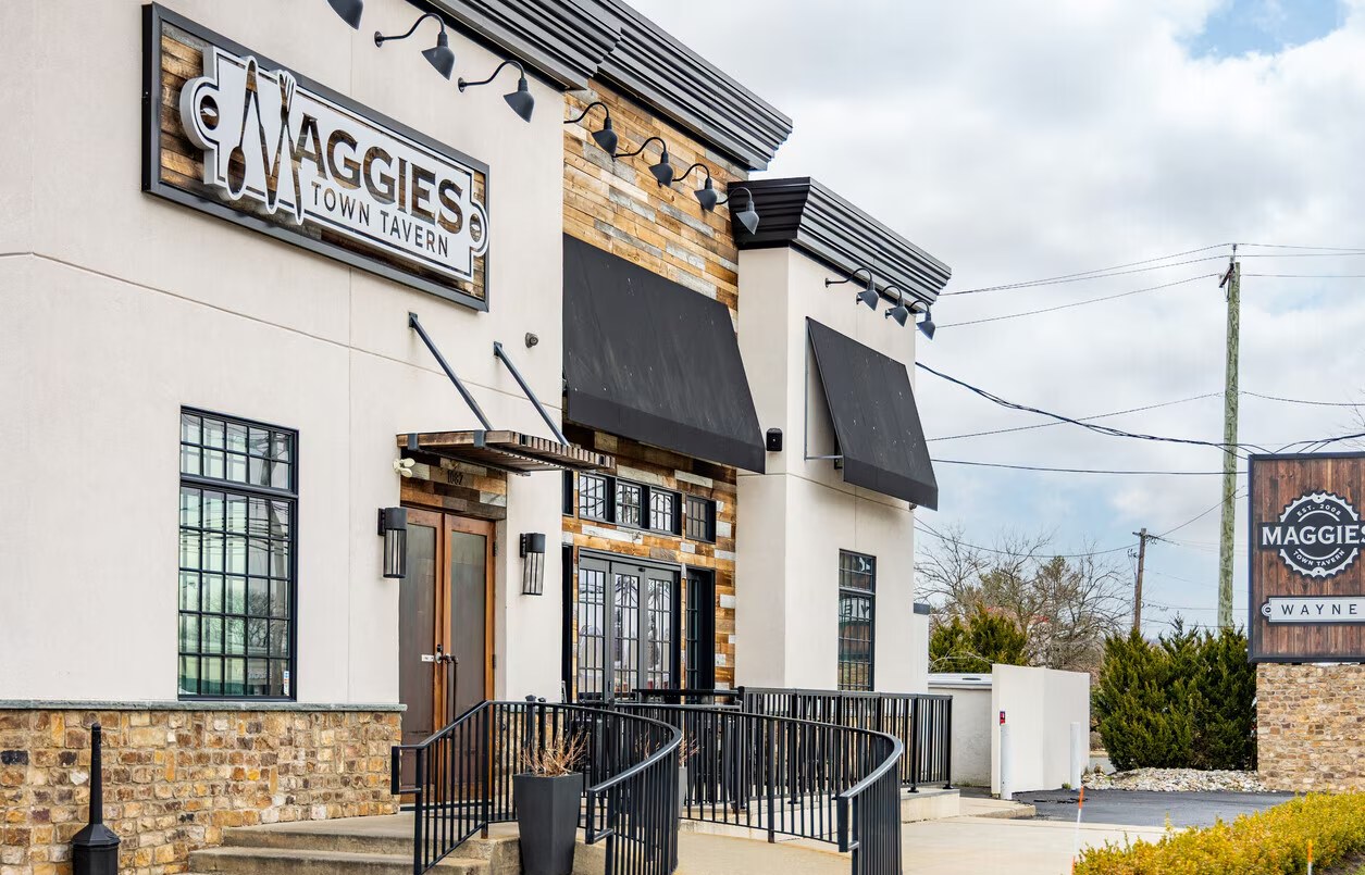 Maggie's Town Tavern