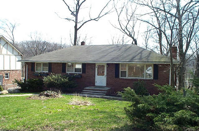121 HILLSIDE DR, Bloomingdale Boro, NJ 07403