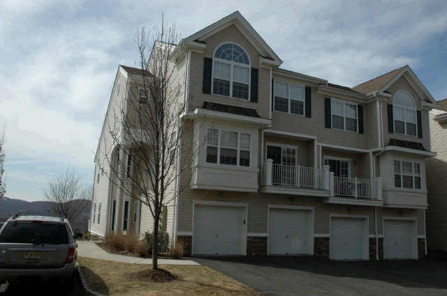 57 LAKEVIEW CT, Pompton Lakes Boro, NJ 07442