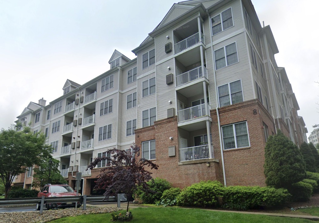 8217 Sanctuary Ct, Riverdale Boro, NJ 07457