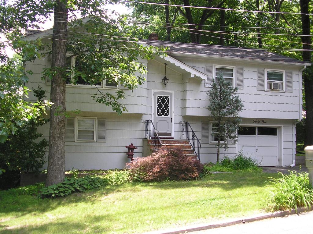 41 SUNSET RD, Bloomingdale Boro, NJ 07403