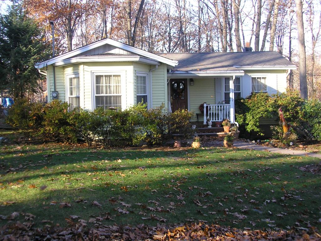 34 SUNSET RD, Bloomingdale Boro, NJ 07403