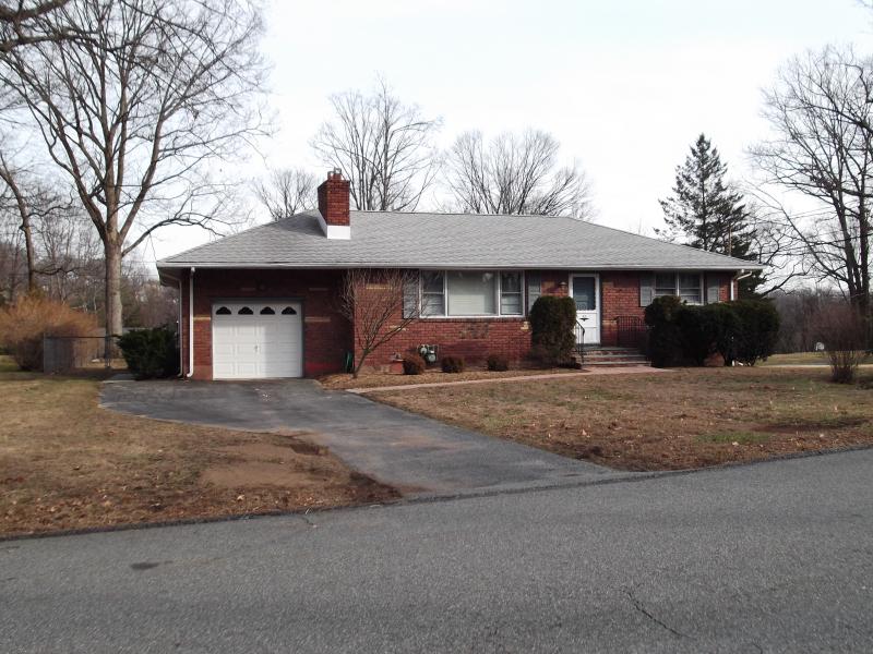 11 HILLCREST DR, Bloomingdale Boro, NJ 07403