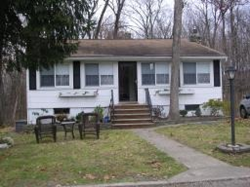 55 South Rd, Bloomingdale Boro, NJ 07403
