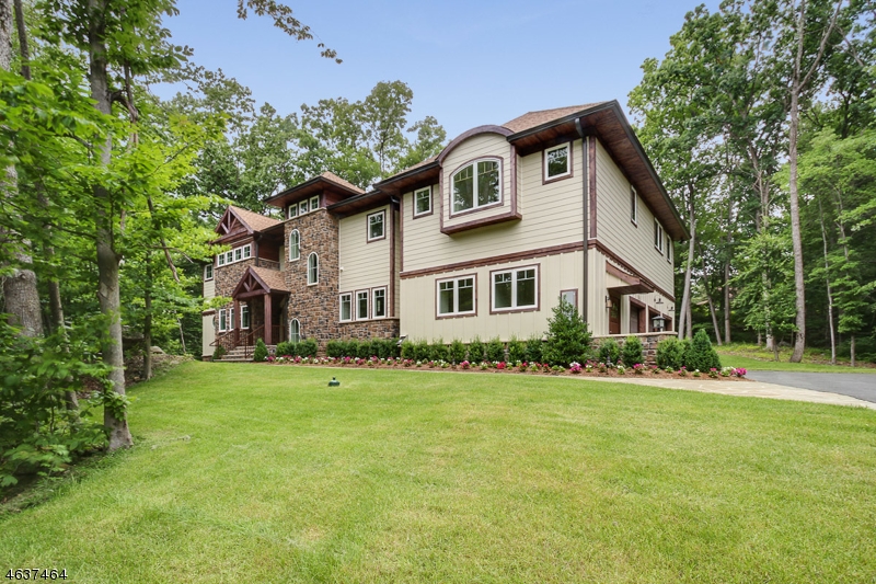 41 Stone House Rd, Kinnelon Boro, NJ 07405