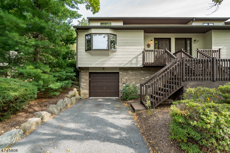 46 Peach Hill Ct, Ramsey Boro, NJ 07446