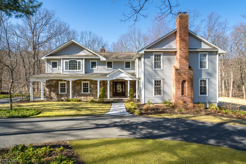 42 Green Hill Rd, Kinnelon Boro, NJ 07405