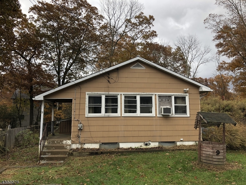 9 SETON TRL, Hopatcong Boro, NJ 07843