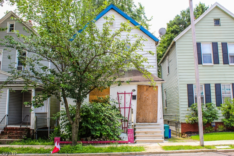 45 EDGERTON TER, East Orange City, NJ 07017