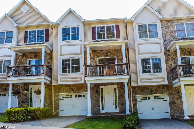 13 HALINA LN, Butler Boro, NJ 07405