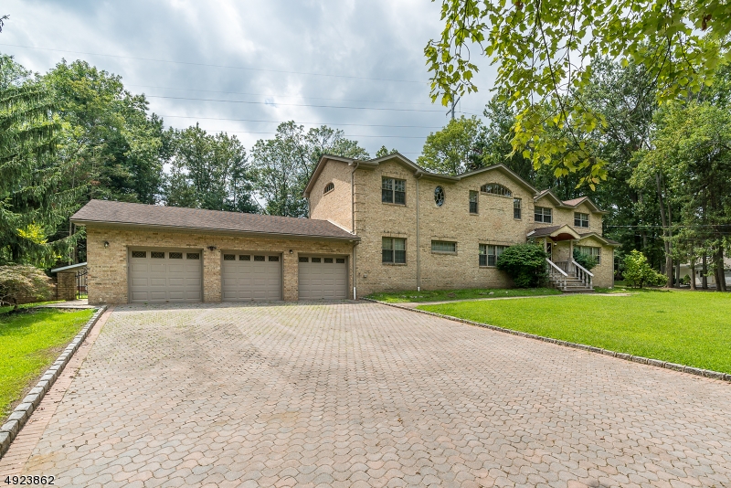 18 ESSEX RD, Scotch Plains Twp., NJ 07076