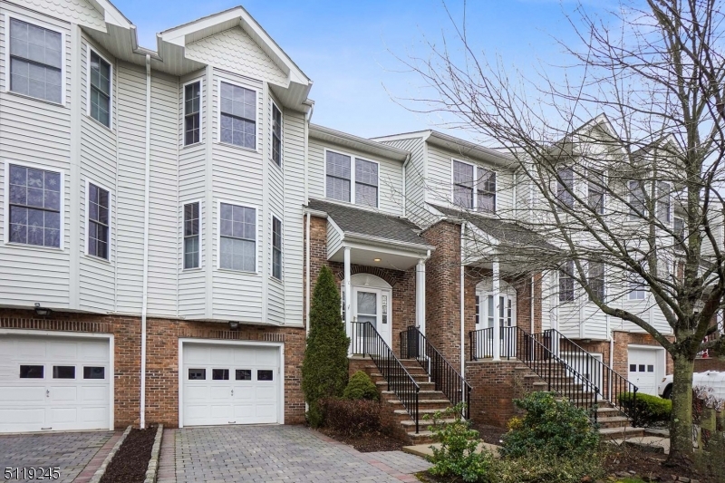 10 Silverleaf Ct, Riverdale Boro, NJ 07457