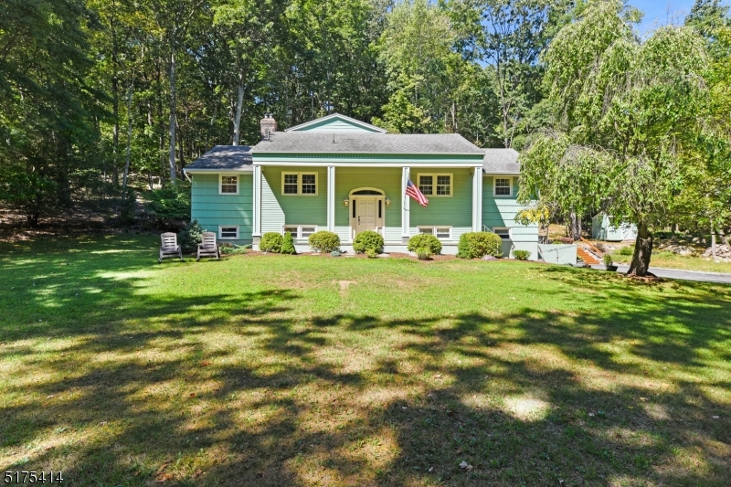 7 Kentbrook Ter, Kinnelon Boro, NJ 07405